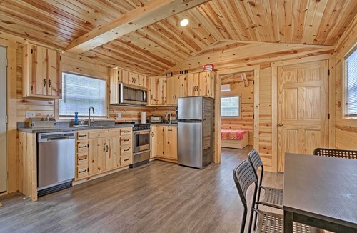 Bidwell Cabin | Cozy Bidwell Cabin w/Deck: Trail & Creek Access!