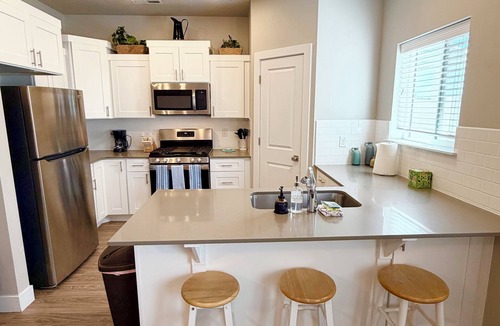 Enoch House | Cozy bohemian Adventures near Zion, Bryce, Brian head and more!