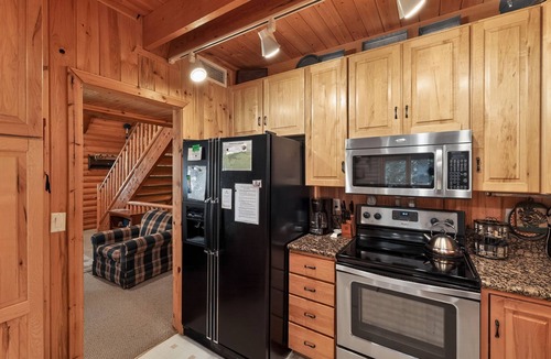 Brian Head Cabin | Cozy Brian Head Cabin Retreat: Fireplace & Lofts