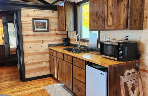 Heron House | Cozy cabin, beautifully rustic