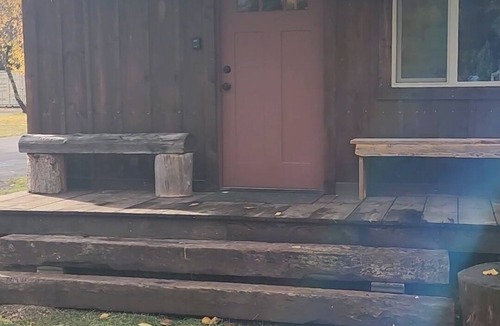 Heron House | Cozy cabin, beautifully rustic