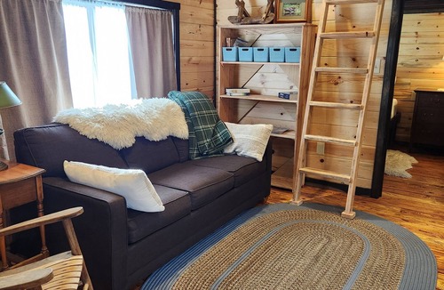 Heron House | Cozy cabin, beautifully rustic