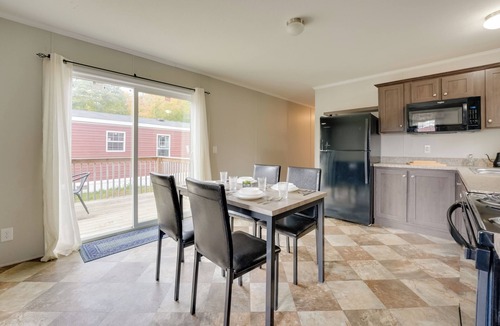 Cassopolis Cabin | Cozy Cabin: Community Pool & Lakefront Beach!