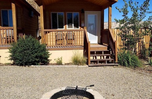 Escalante Cabin | Cozy Cabin for Two in Escalante, Utah - Perfect for a Romantic Mountain Getaway