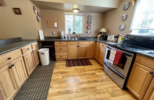 Meadow View Heights Cabin | Cozy Cabin Hidden in the Pines! Explore So. Utah including Cedar, Bryce,&Zion NP