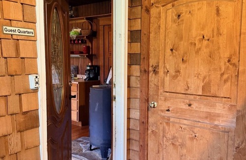 Drummond House | Cozy cabin life along Rock Creek in Montana with river access.