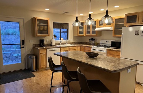 Kachina Village Cabin | Cozy Cabin National Forest Access Flagstaff, Sedona, Grand Canyon