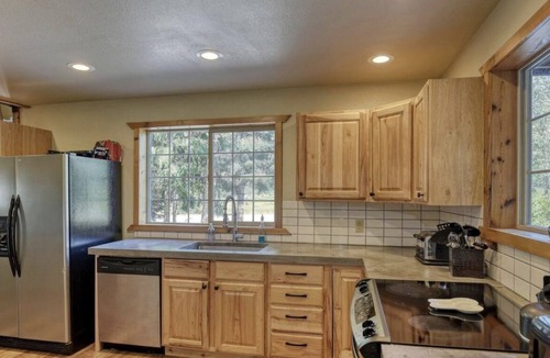 Santa House | Cozy Cabin on the “Shadowy St Joe”