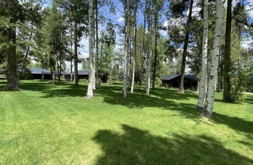 Indian Paintbrush Cabin | Cozy Cabin Retreat close to Jackson Hole Mountain Resort