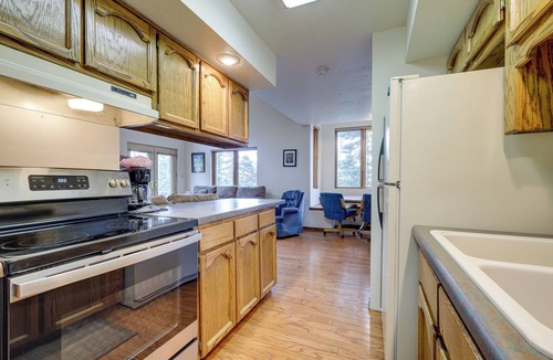 Beaver Cabin | Cozy Cabin w/Deck & Fireplace in Beaver!