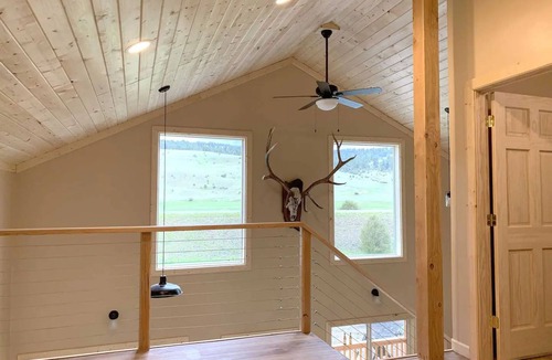 Philipsburg House | Cozy Cabin with mountain views close to rock creek!