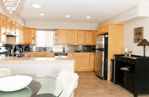 Southwest Village Condo | Cozy Cactus Condo - Walk to Old Town - Sleeps 6