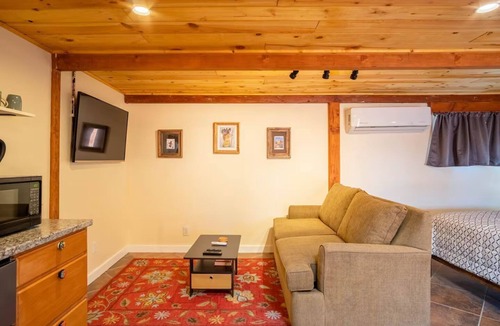 Mitman Apartment | Cozy Casita with Private Courtyard and COLD A/C in East Tucson