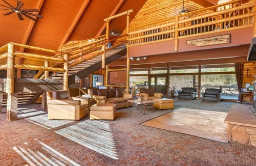 Kohls Ranch Resort | Cozy Condo at Base of Mogollon Rim w/Fireplace, WiFi & Resort Pool