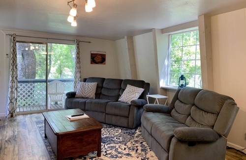 Glendale Cottage | Cozy Cottage in secluded canyon-Perfect Zion and Bryce Getaway