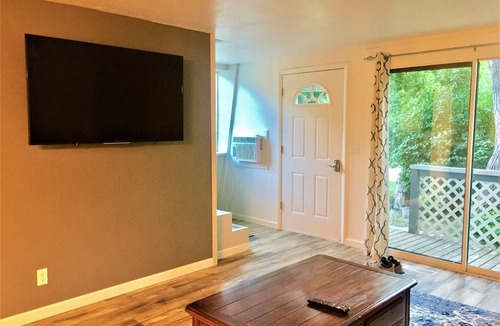 Glendale Cottage | Cozy Cottage in secluded canyon-Perfect Zion and Bryce Getaway