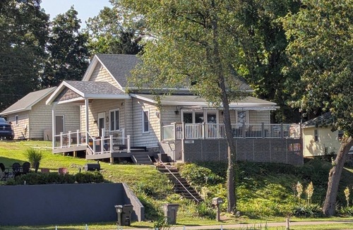 Mongo Cottage | Cozy cottage on peaceful lake