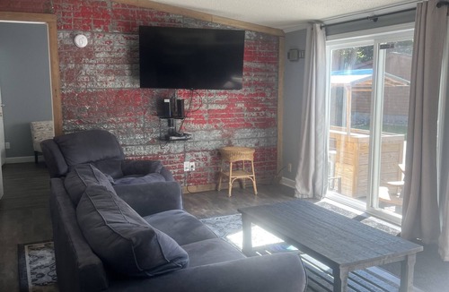 Put-in-Bay House | Cozy Cub Cabin 2 Sleeps 10 Full Linens Provided