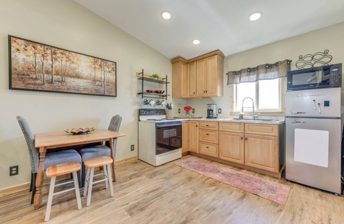 Dillon Cottage | Cozy Dillon Retreat: Fireplace, Mountain Views!