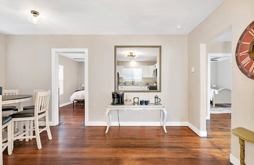 Merced Cottage | Cozy Downtown Cottage