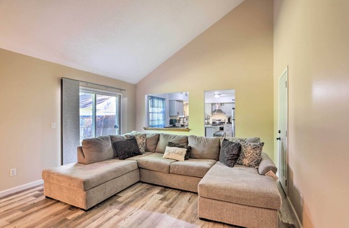 Bedford Condo | Cozy Duplex Close to Toledo Botanical Garden