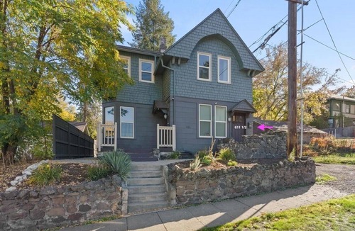 Cliff - Cannon Apartment | Cozy, elegant, and Victorian modern house Downtown less than 5 minutes.