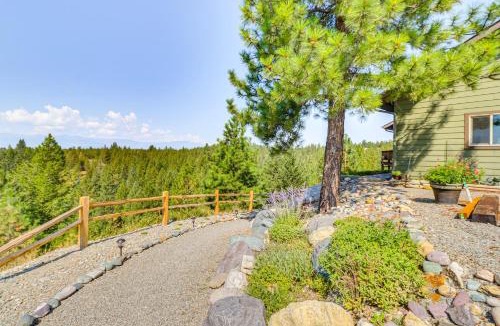 Eureka House | Cozy Eureka Getaway - Hike, Bike, Hunt & Fish!