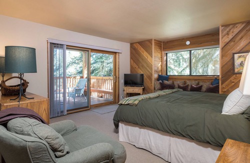 Elkhorn Village House | Cozy Family sized Condo- access to Pools and other Summer time Amenities