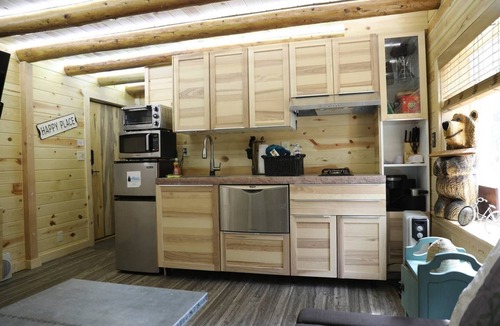 Island Park Cabin | Cozy Forest Chalet + Hot Tub | 30-45 Min to YNP