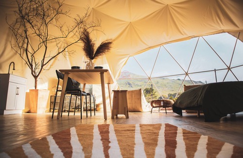 Reedley House | Cozy Geodome Farmstay Near National Parks - Remote Work Friendly