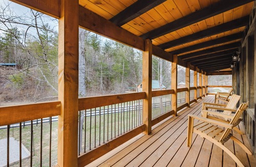Campton Cabin | Cozy hiker’s retreat with relaxing hot tub.