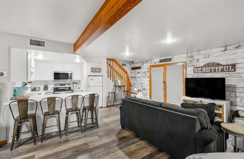 Kachina Village Apartment | Cozy Hilltop Retreat Quiet Street Near Downtown and NAU Private Forested Setting