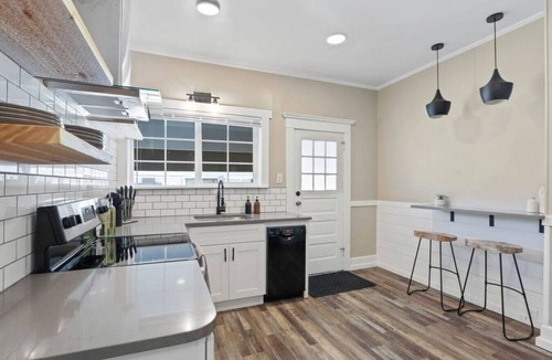 Manito House | Cozy Home Overlooking Manito Park + Free parking!