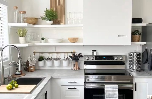 Gilbert House | Cozy Home with HotTub, Patio, Grill & Park Views