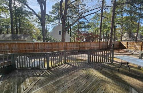 Salisbury House | Cozy house 30 mins from beach & near colleges!