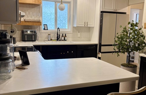 Rathdrum Condo | Cozy Lake Golf Condo Romantic Escape + Girls getaway +Near Silverwood+Bunk Beds