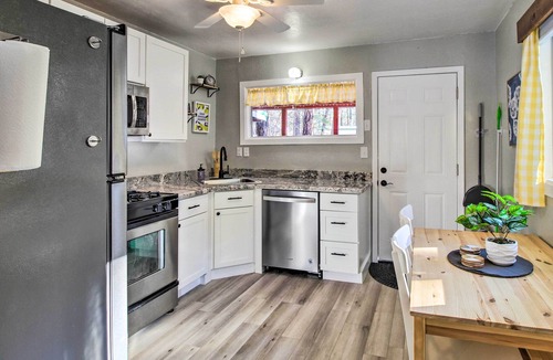 Pinetop-Lakeside Cottage | Cozy Lakeside Cabin: Walk to Rainbow Lake!