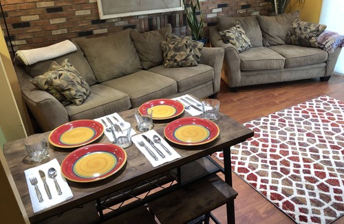 Lexington House | Cozy Lexington 2-Bedroom Ranch House
