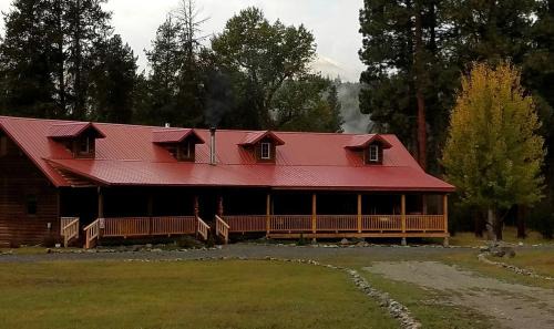 Darby House | Cozy Lodge Rental near Bitterroot Valley, Montana