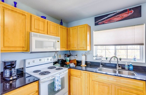 Put-in-Bay Condo | Cozy Middle Bass Island Getaway On Lake Eerie!