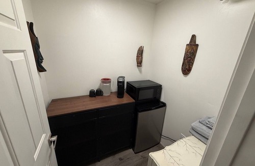 Clarkdale House | Cozy Mini Suite, Shared Newley Remodeled House. Peaceful, Darksky neighborhood