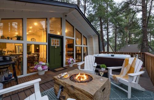 Kachina Village House | Cozy Mountain Mushroom Cabin