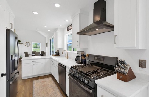Grantsdale Cottage | Cozy Moutain Cottage