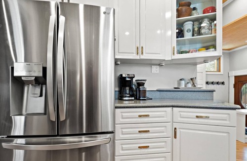 North End House | Cozy North End Cottage! Walk the Tree-lined Neighborhood to Hyde Park + Camel's Back Park