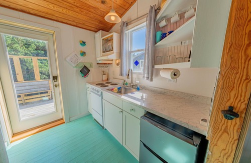 Ocracoke Cottage | Cozy Ocracoke Island Cottage - Small Camp, Big Fish