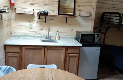 Fillmore Cabin | Cozy pet and family friendly cabin in Fillmore
