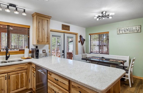 Pinetop Cabin | Cozy Pinetop Cabin – Dog-Friendly Getaway on Spacious Fenced Corner Lot!