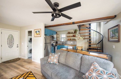 Sedona Cottage | Cozy private 1BR cottage in Sedona on Oak Creek with parking and creek access.