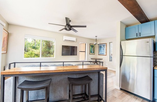 Sedona Cottage | Cozy private 1BR cottage in Sedona on Oak Creek with parking and creek access.