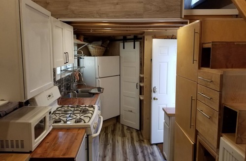 St. Anthony Cottage | Cozy Private Tiny house Dream location.